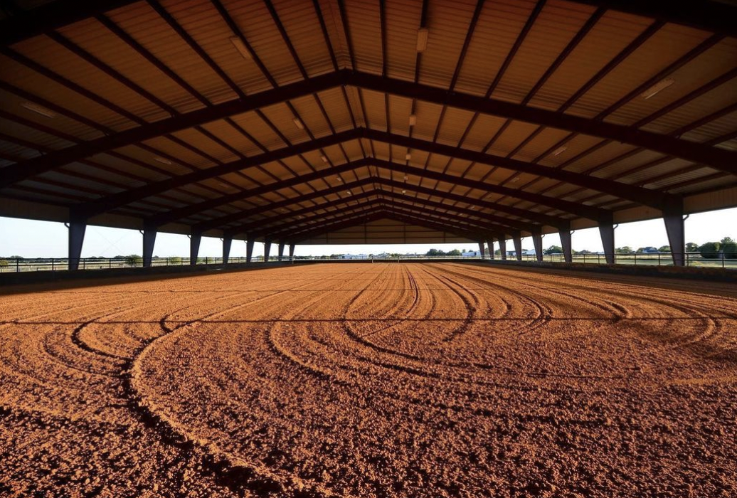 A horse arena that has been worked with a Kiser Ranch horse arena drag.